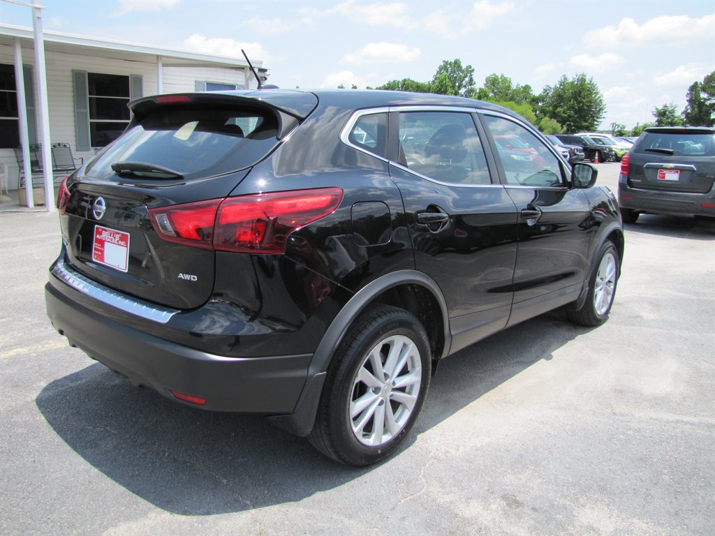 2018 Nissan Rogue - $11,995