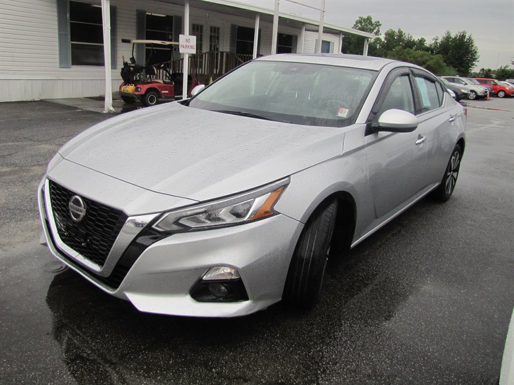 2019 Nissan Altima - $15,495