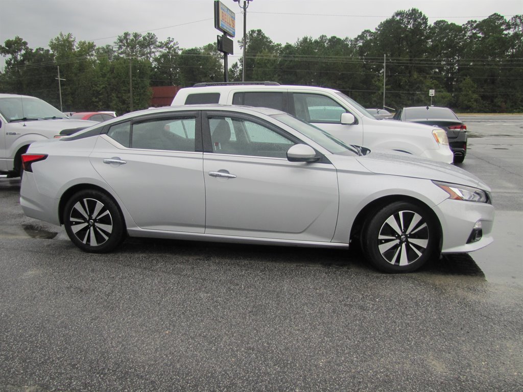 2019 Nissan Altima - $15,495