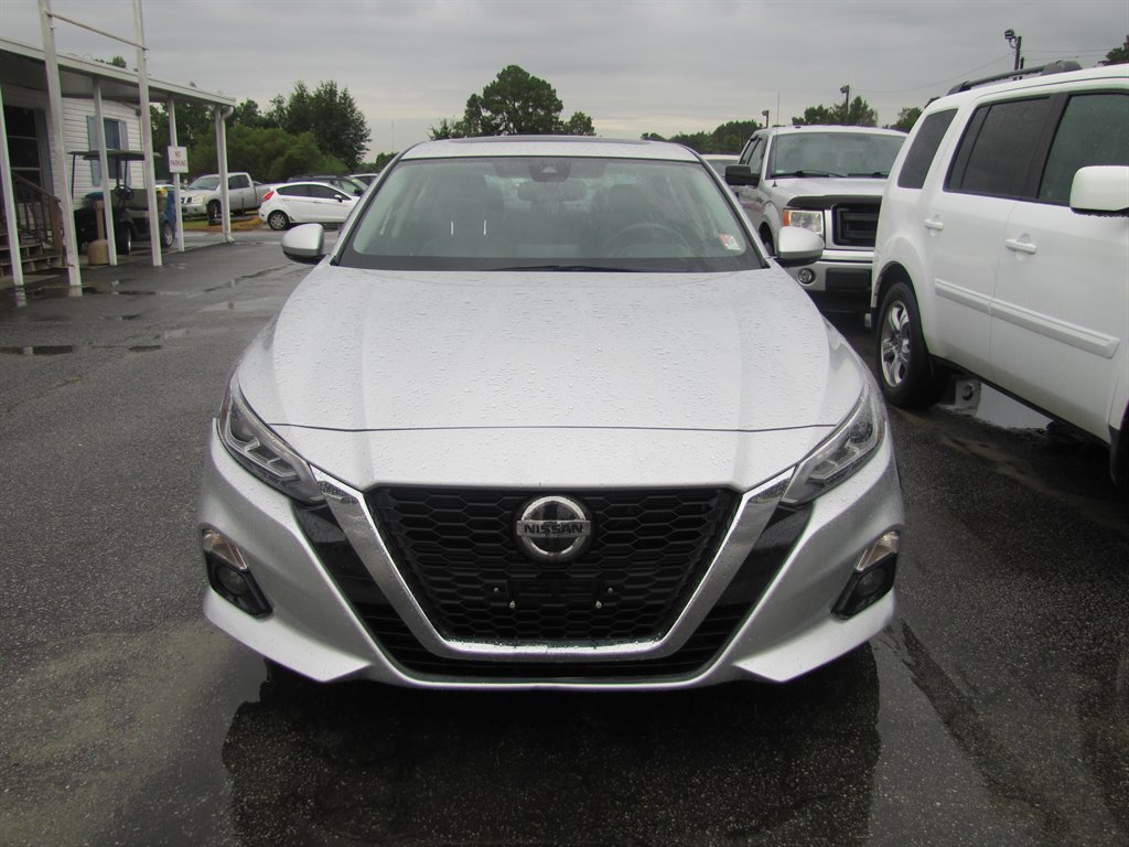 2019 Nissan Altima - $15,495