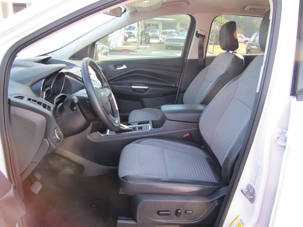 2018 Ford Escape - $12,995