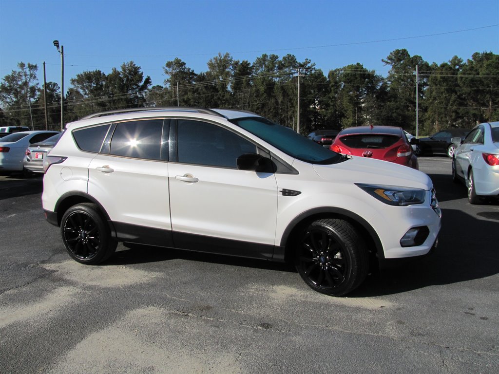2018 Ford Escape - $12,995