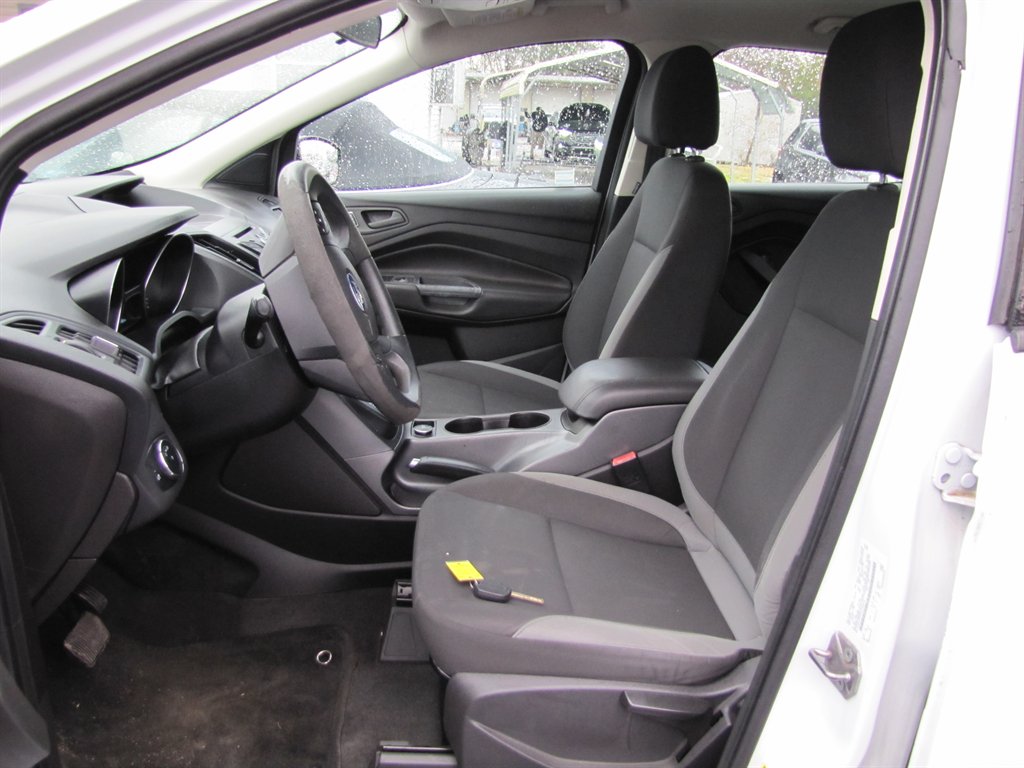 2013 Ford Escape S photo