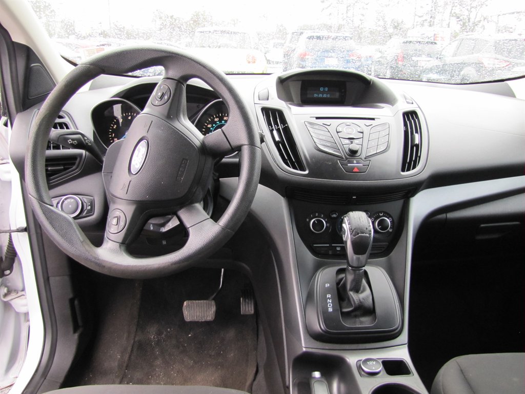 2013 Ford Escape S photo