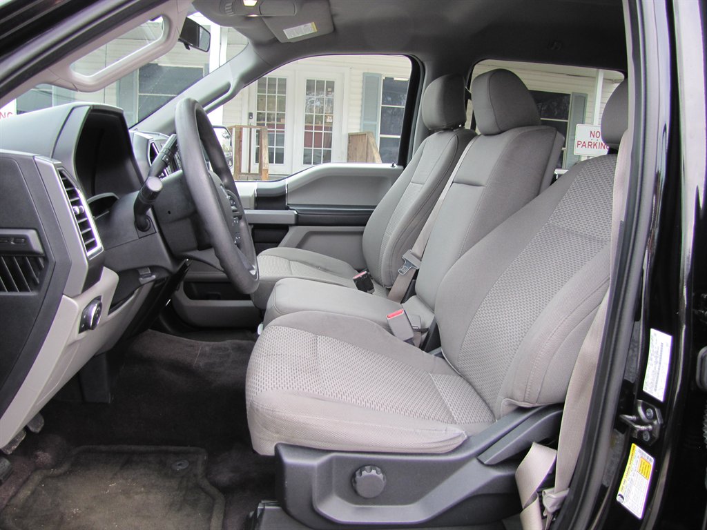 2016 Ford F150 XLT photo