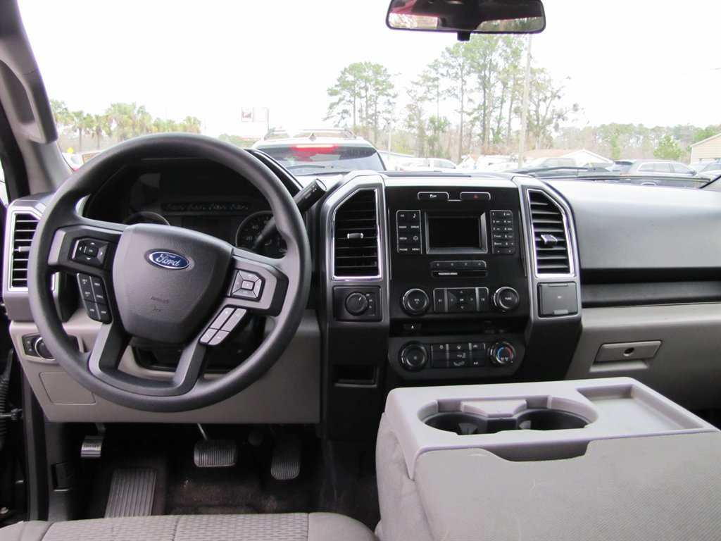 2016 Ford F150 XLT photo