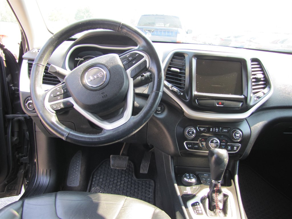 2015 Jeep Cherokee Trailhawk photo