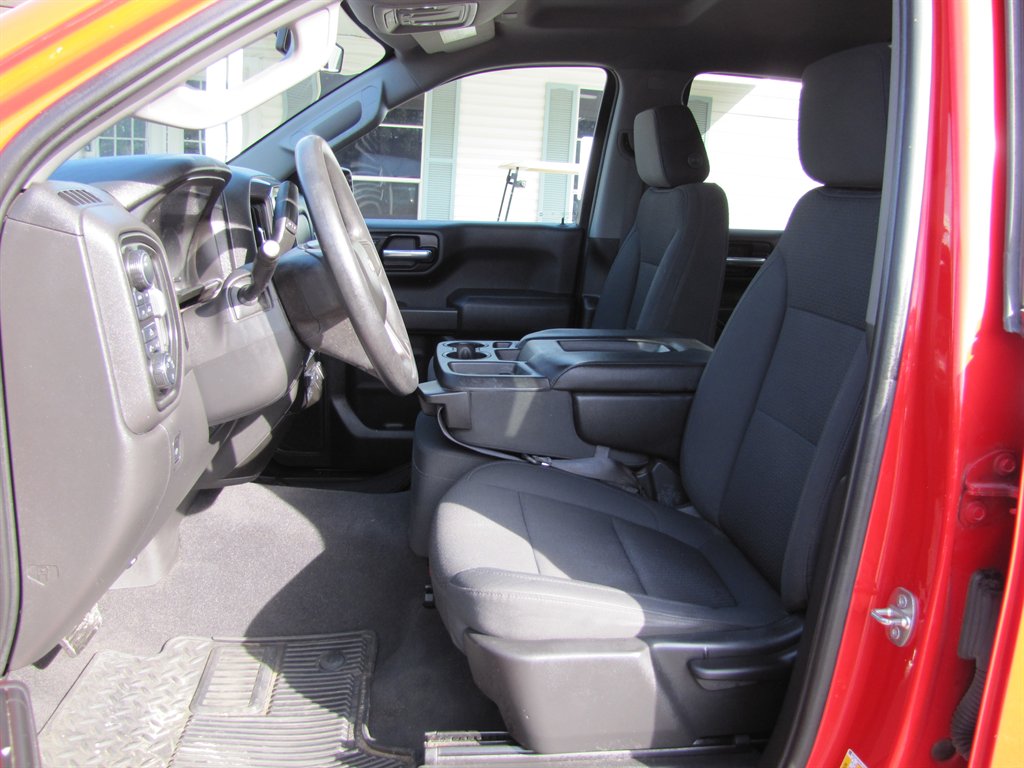 2020 Chevrolet Silverado 1500 Custom photo