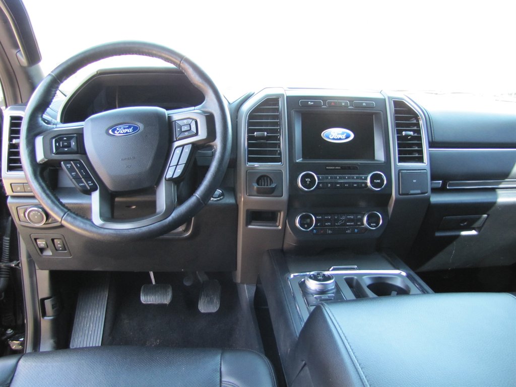 2019 Ford Expedition XLT photo
