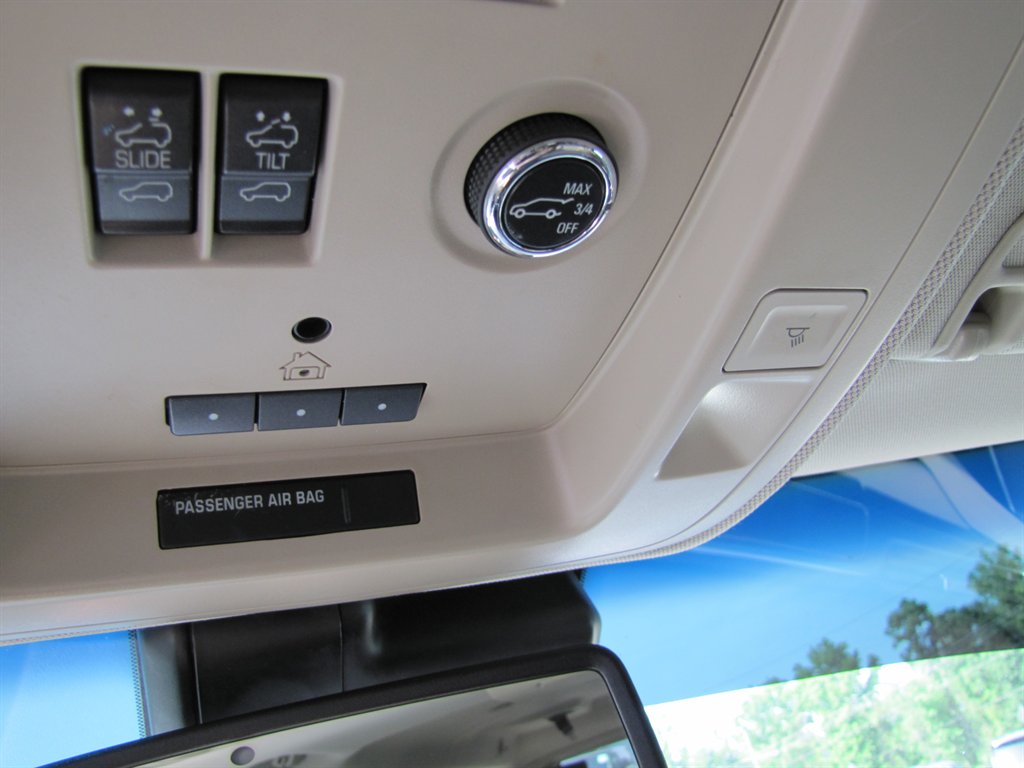 2015 Chevrolet Suburban LTZ 1500 photo
