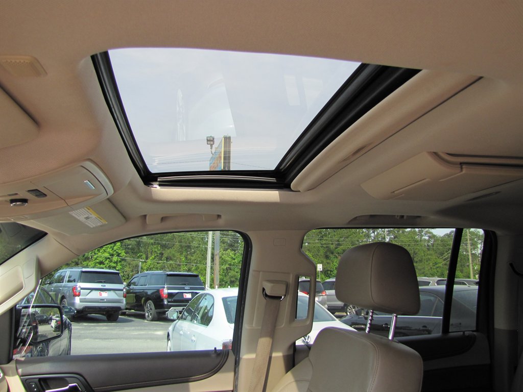 2015 Chevrolet Suburban LTZ 1500 photo