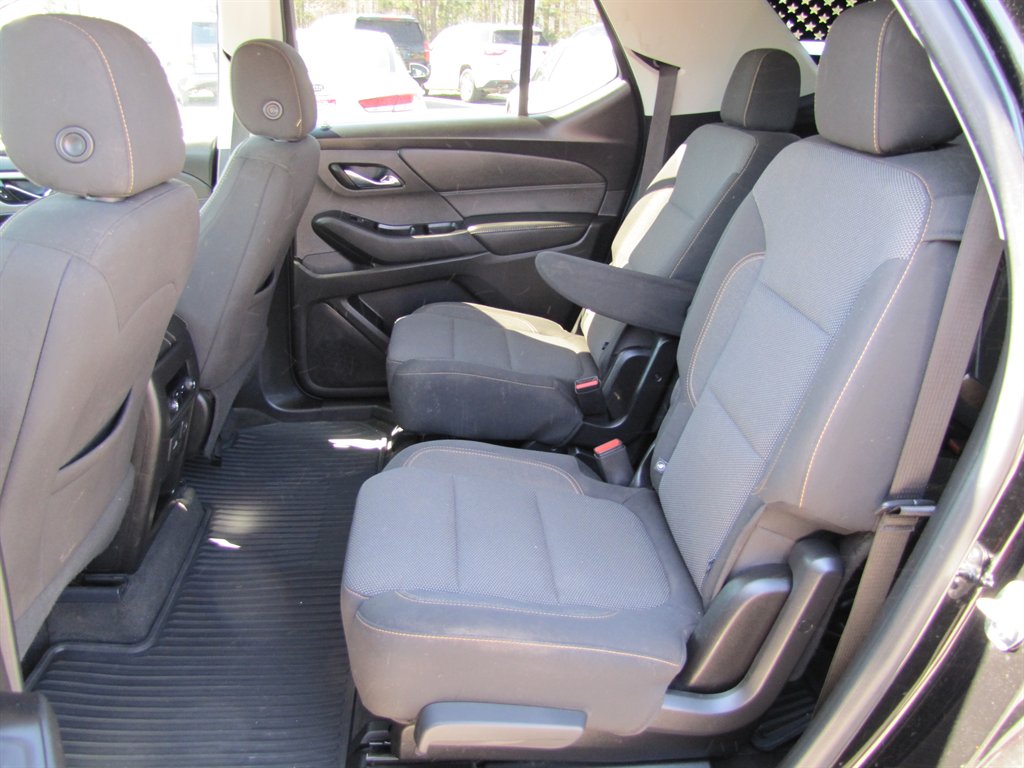 2020 Chevrolet Traverse LT photo