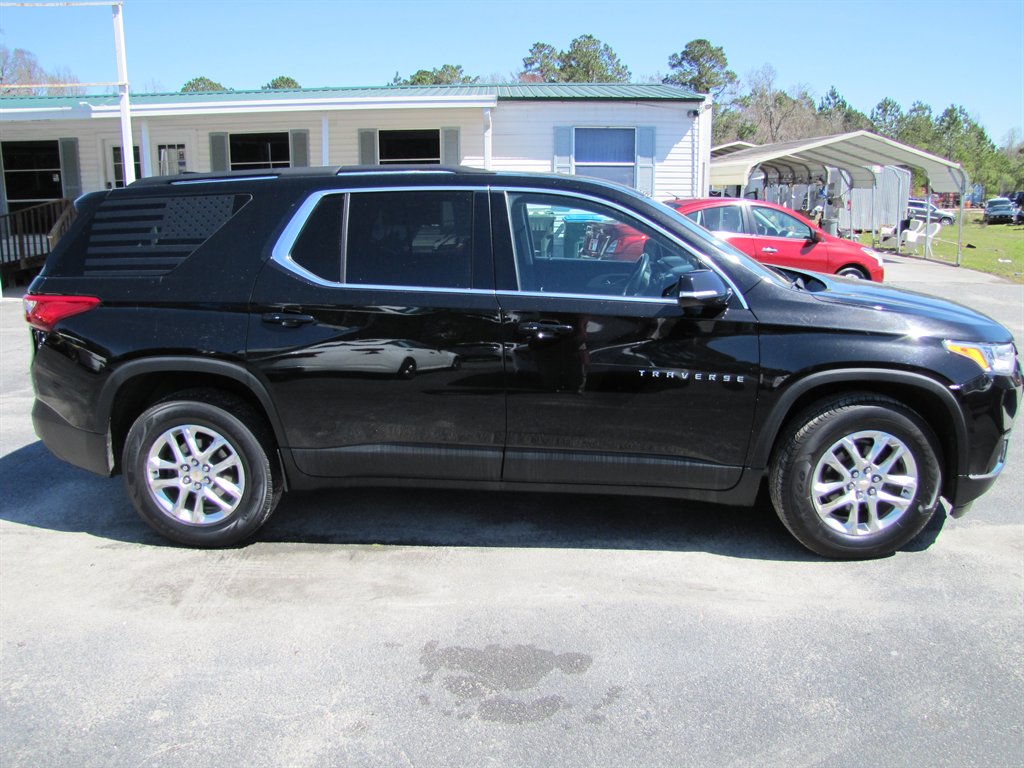 2020 Chevrolet Traverse LT photo