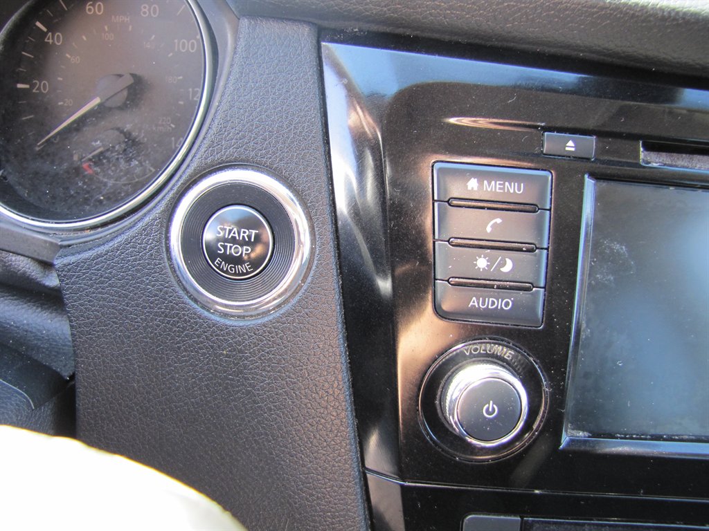 2019 Nissan Rogue SV photo