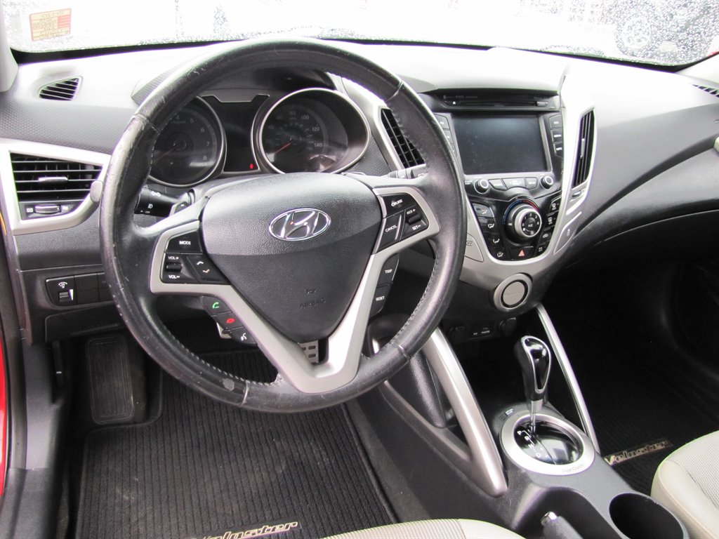 2013 Hyundai Veloster photo