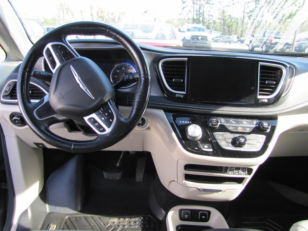 2021 Chrysler Pacifica - $15,995