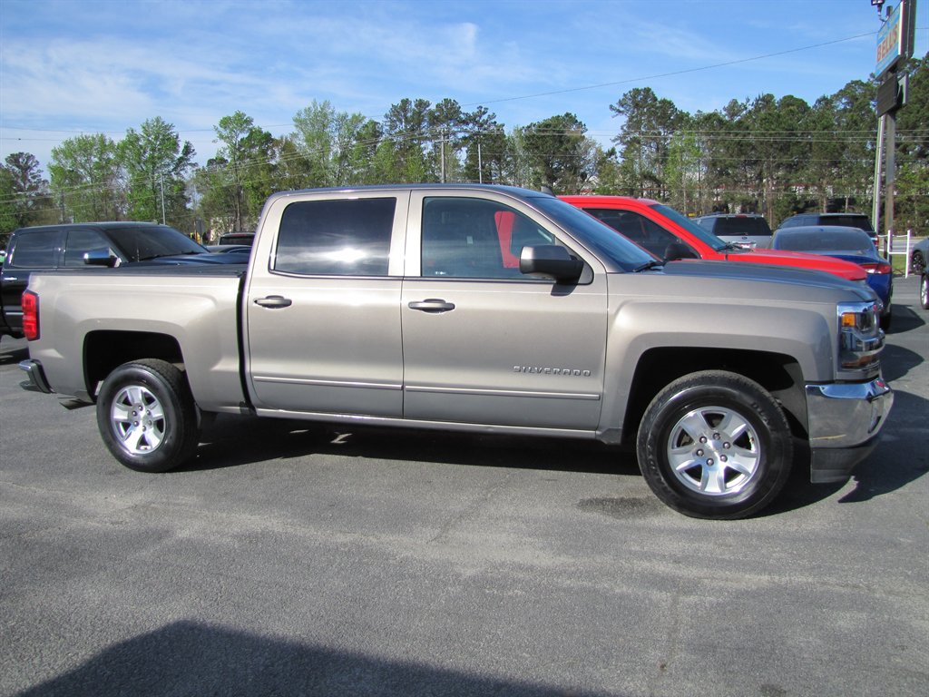 2017 Chevrolet Silverado 1500 LT photo