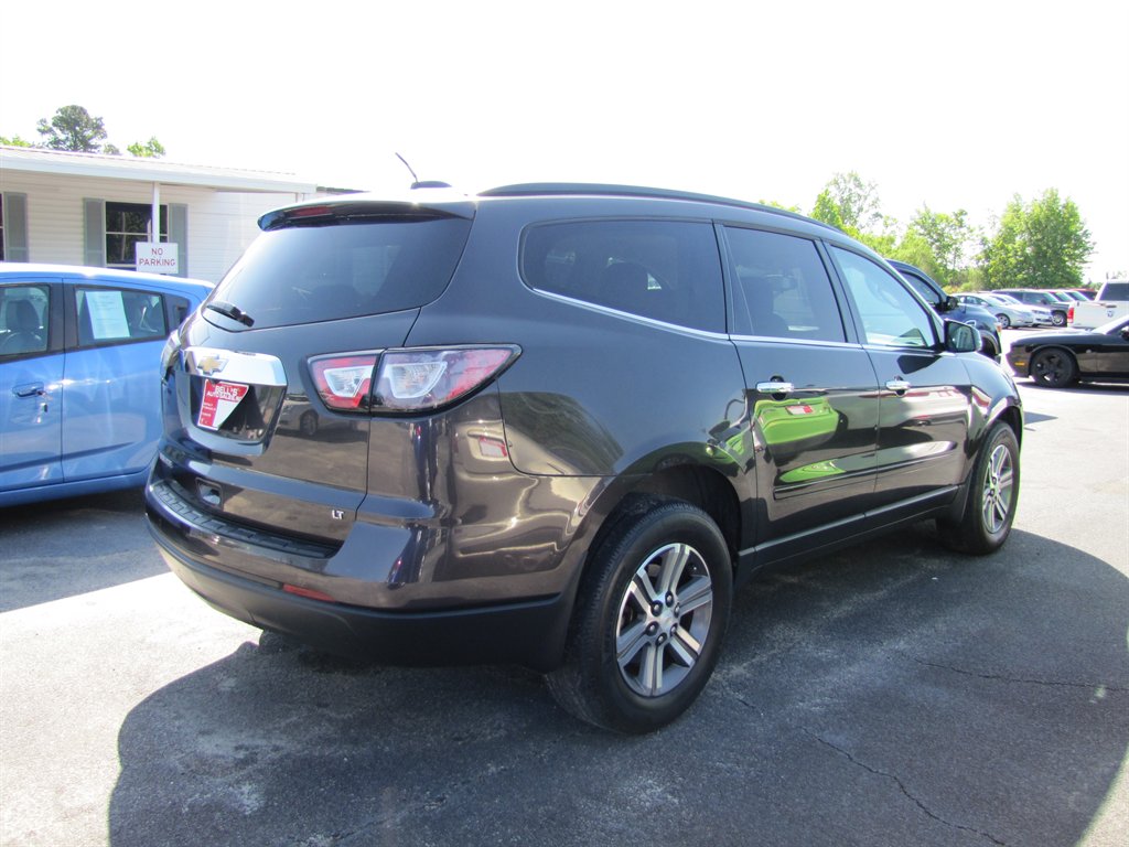 2017 Chevrolet Traverse LT photo