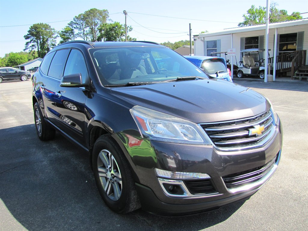 2017 Chevrolet Traverse LT photo