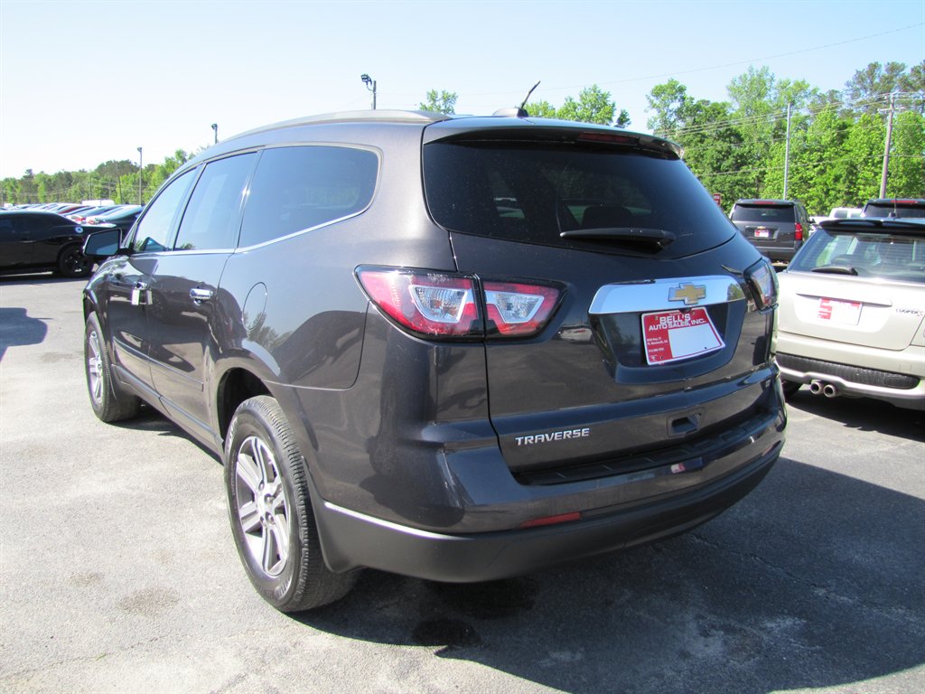 2017 Chevrolet Traverse LT photo