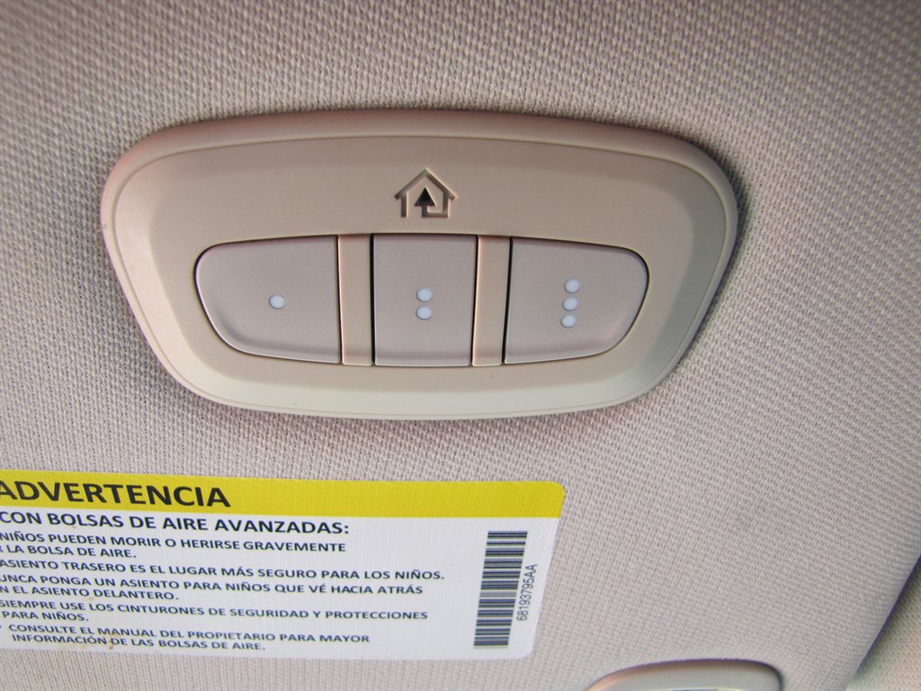 2015 Chrysler 200 C photo