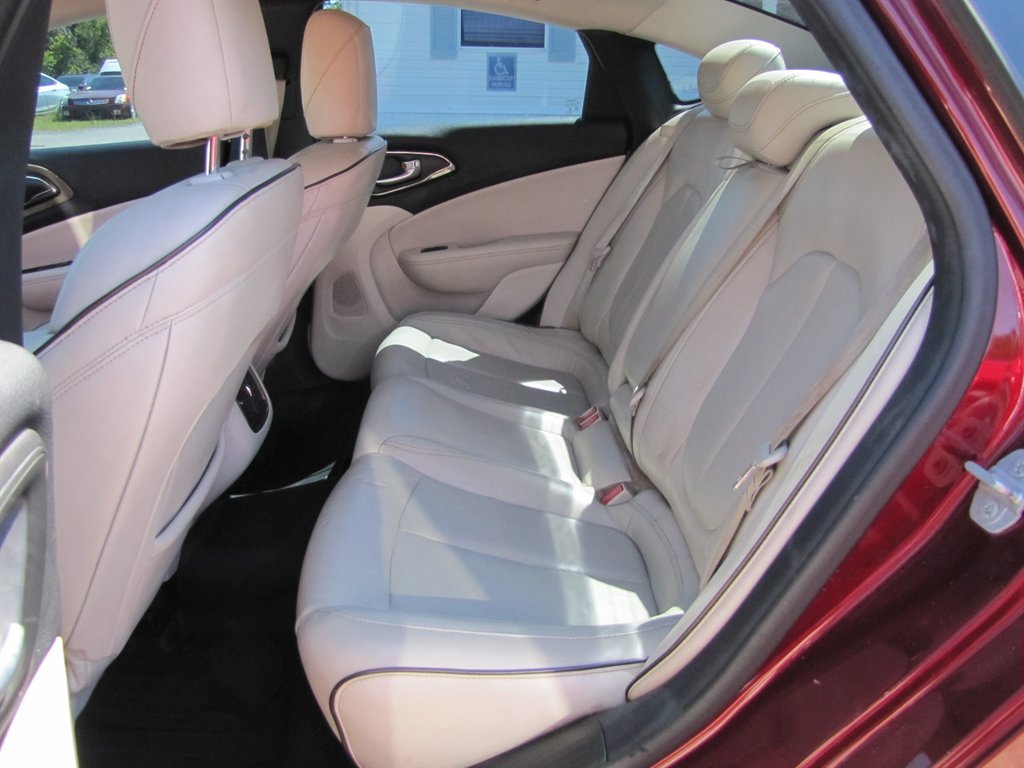 2015 Chrysler 200 C photo