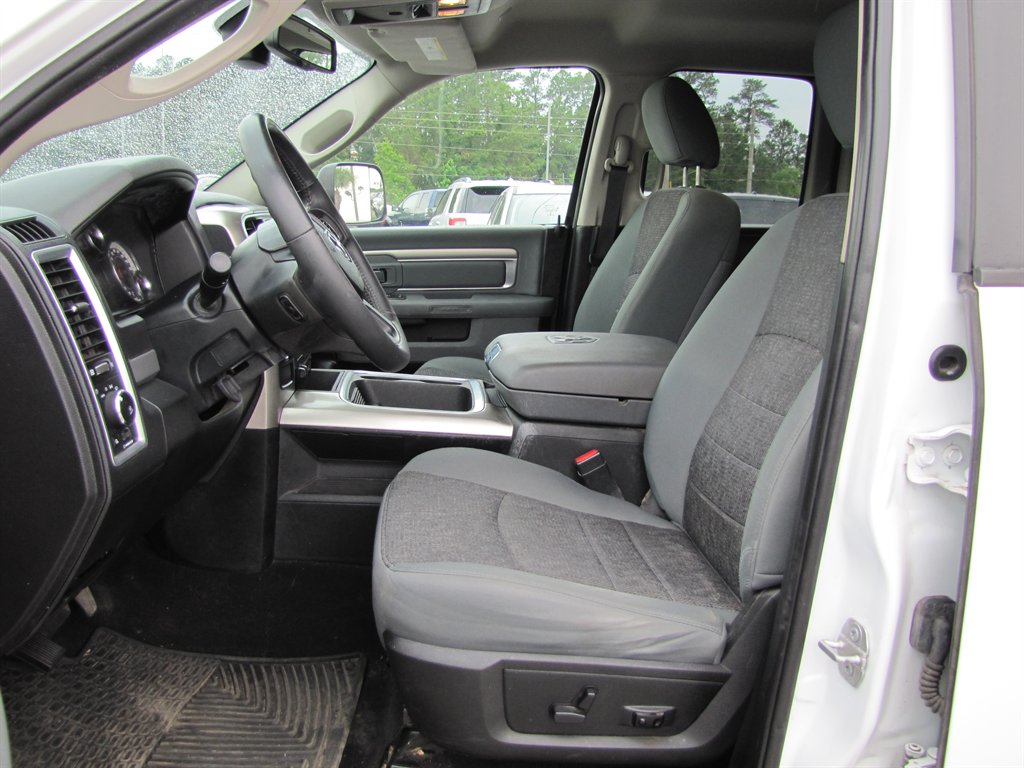 2018 RAM 1500 SLT photo