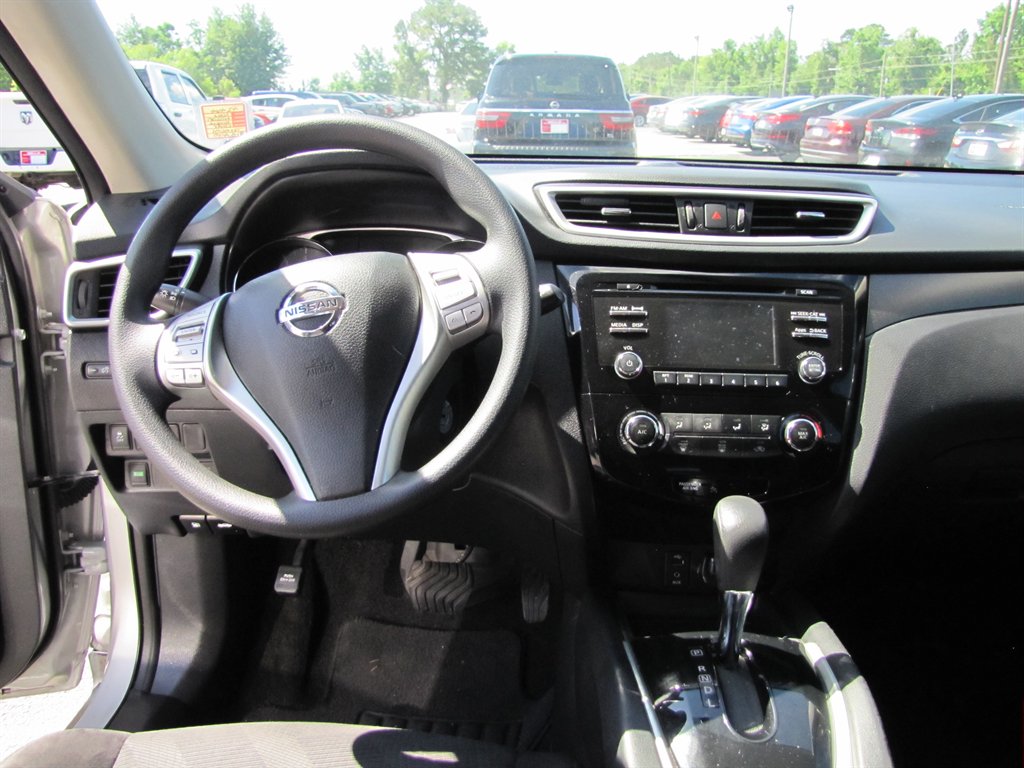 2016 Nissan Rogue S photo