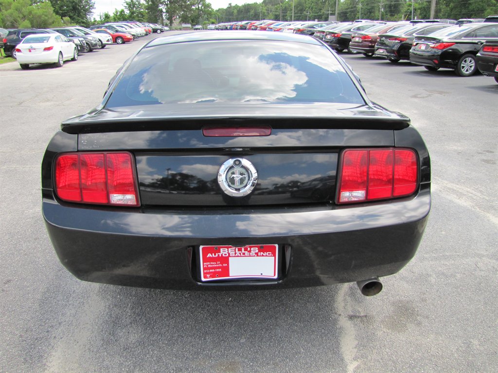 2007 Ford Mustang V6 Deluxe photo