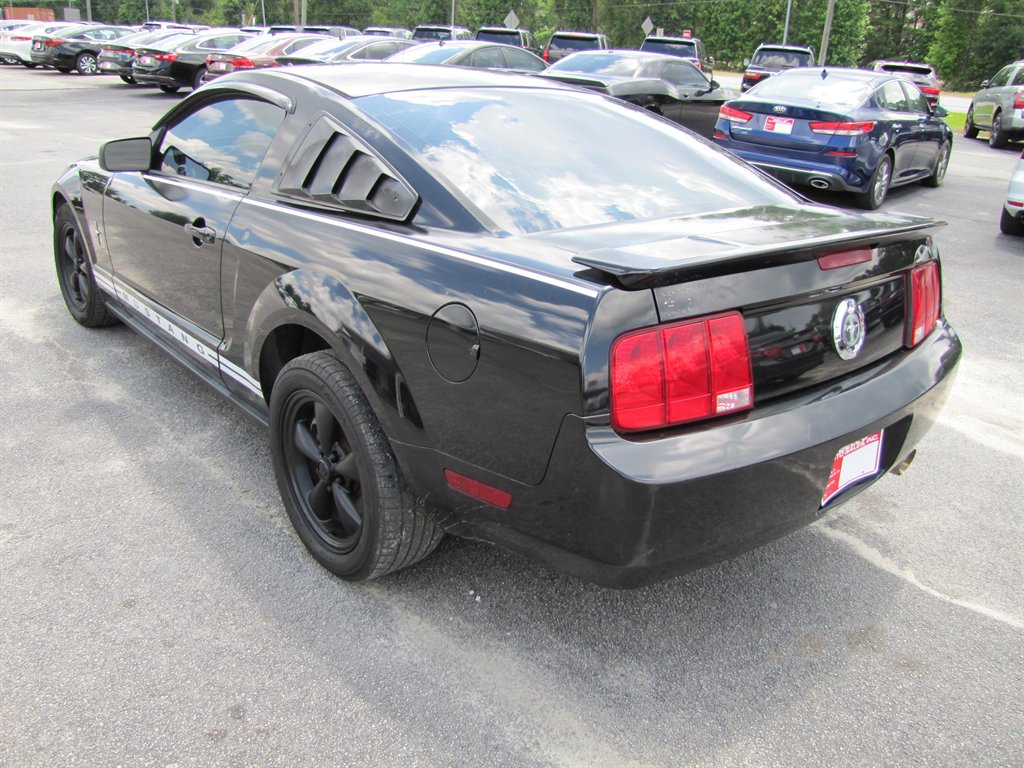 2007 Ford Mustang V6 Deluxe photo