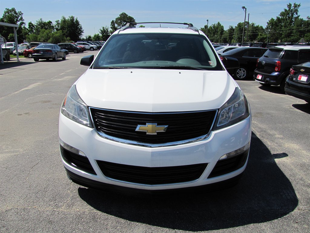 2016 Chevrolet Traverse LS photo