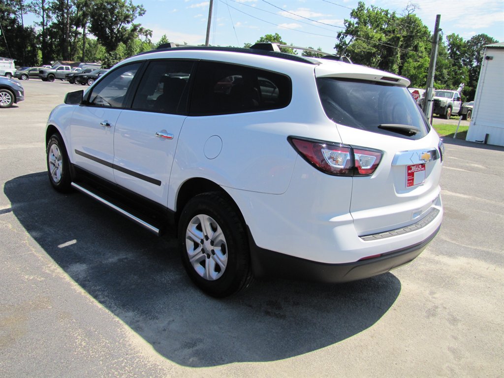 2016 Chevrolet Traverse LS photo