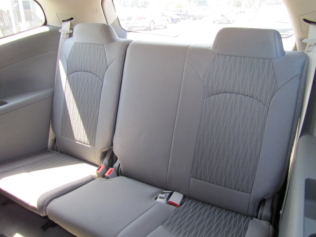 2016 Chevrolet Traverse LS photo
