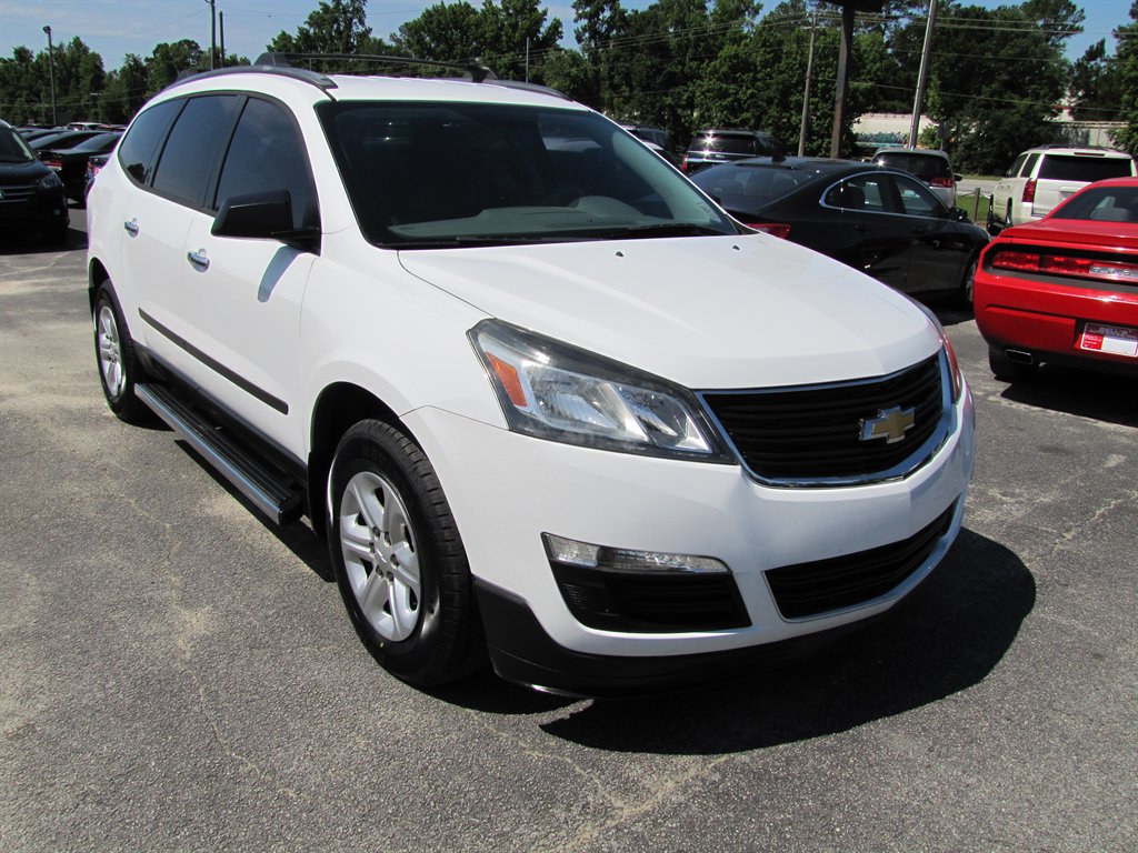2016 Chevrolet Traverse LS photo