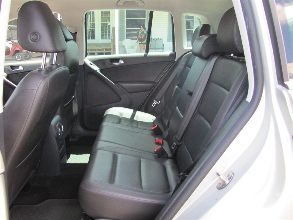 2014 Volkswagen Tiguan - $9,995