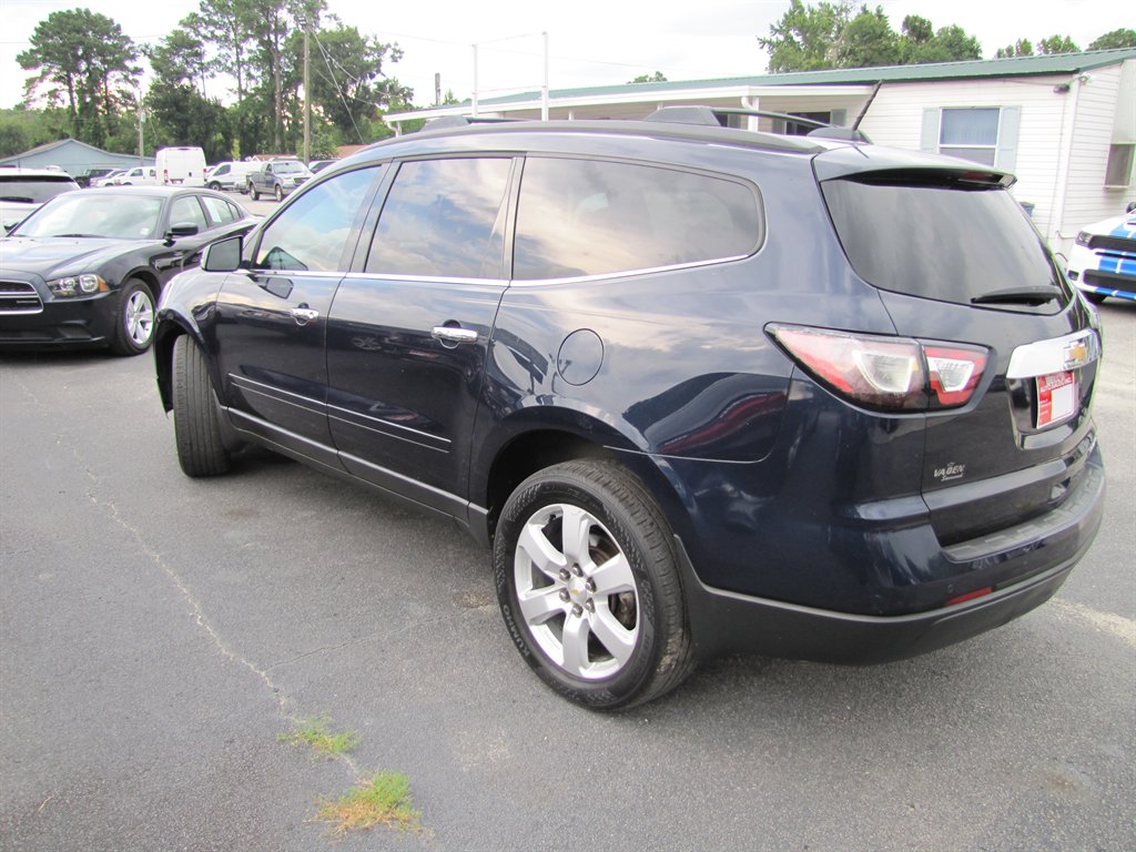 2016 Chevrolet Traverse - $11,995