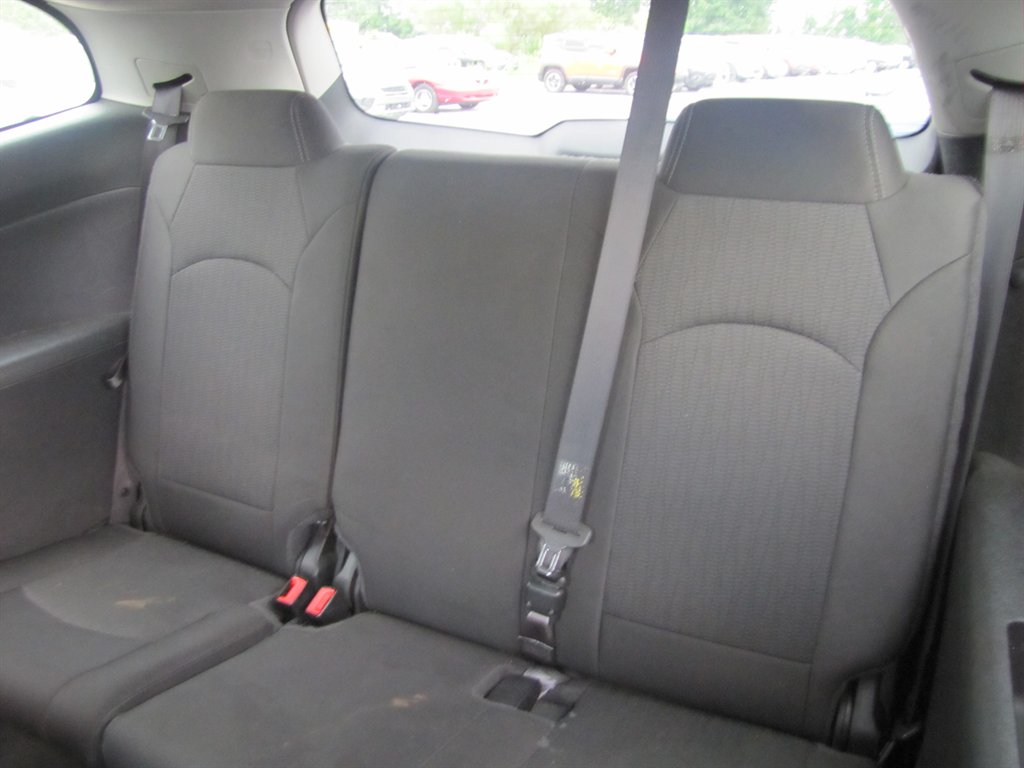 2016 Chevrolet Traverse - $11,995