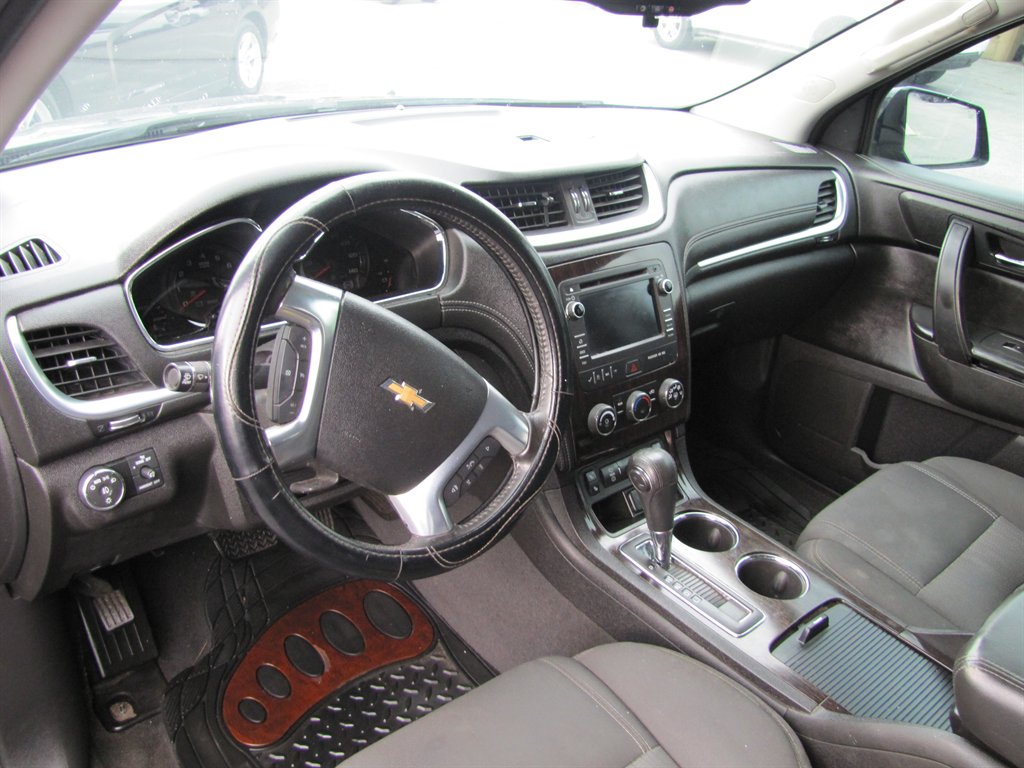 2016 Chevrolet Traverse - $11,995