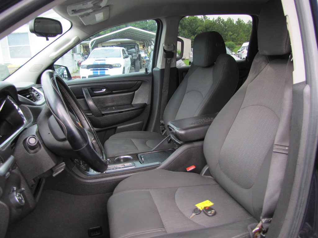 2016 Chevrolet Traverse - $11,995