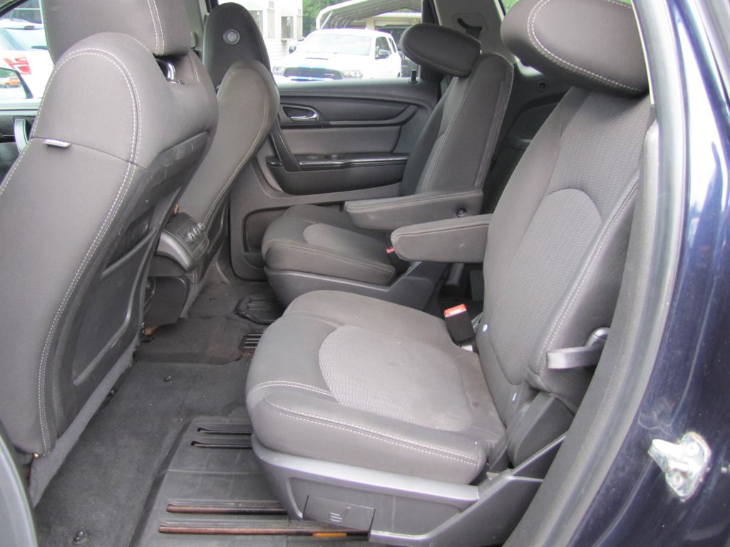 2016 Chevrolet Traverse - $11,995