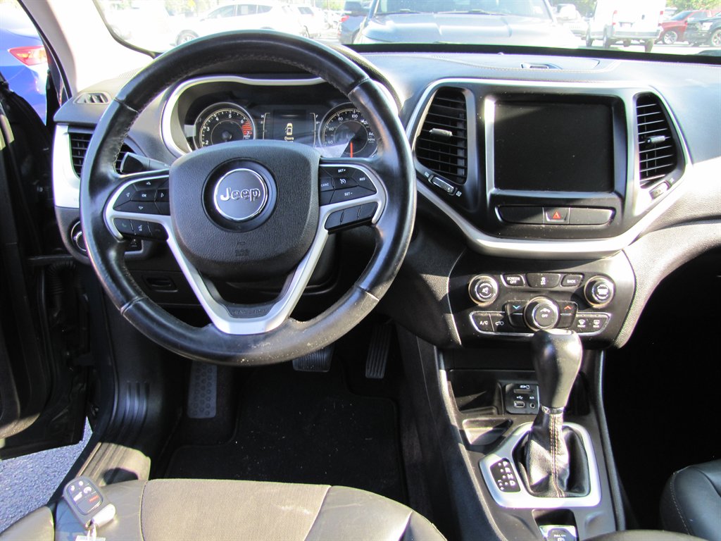 2018 Jeep Cherokee - $10,995