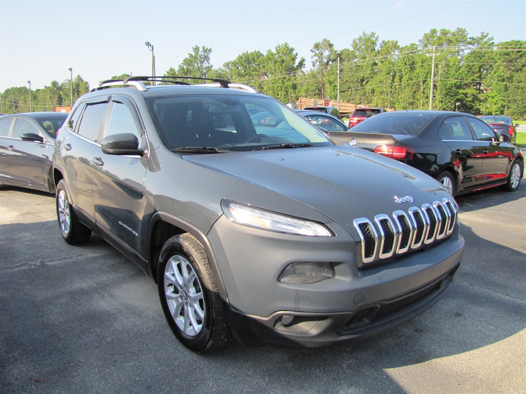 2018 Jeep Cherokee - $10,995
