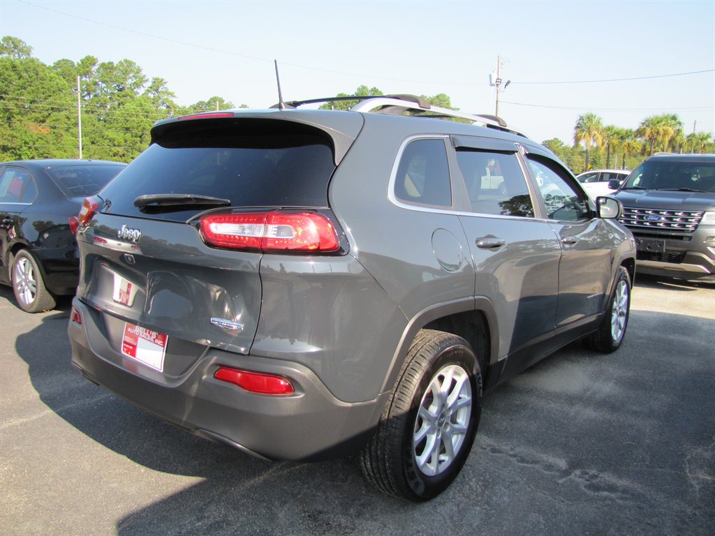 2018 Jeep Cherokee - $10,995