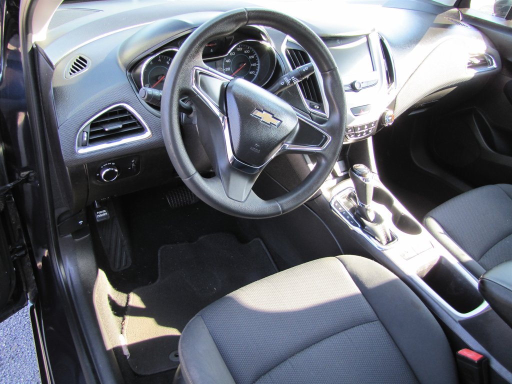 2016 Chevrolet Cruze - $8,995