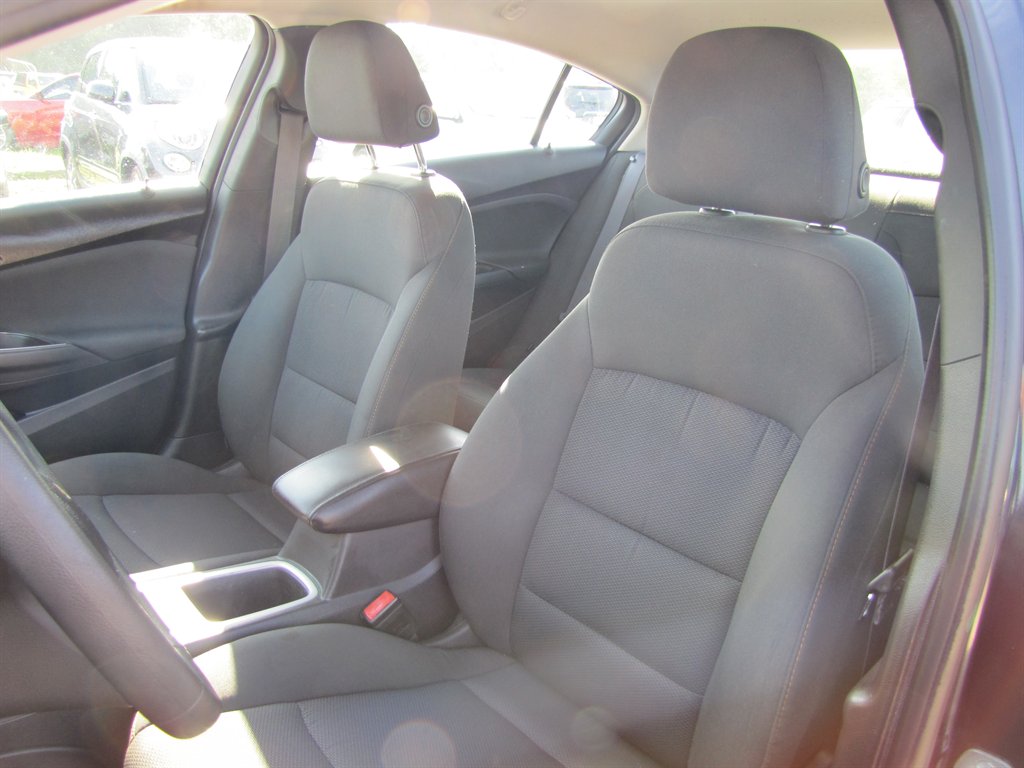 2016 Chevrolet Cruze - $8,995