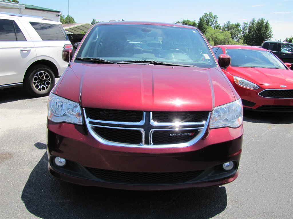 2019 Dodge Grand Caravan - $11,995