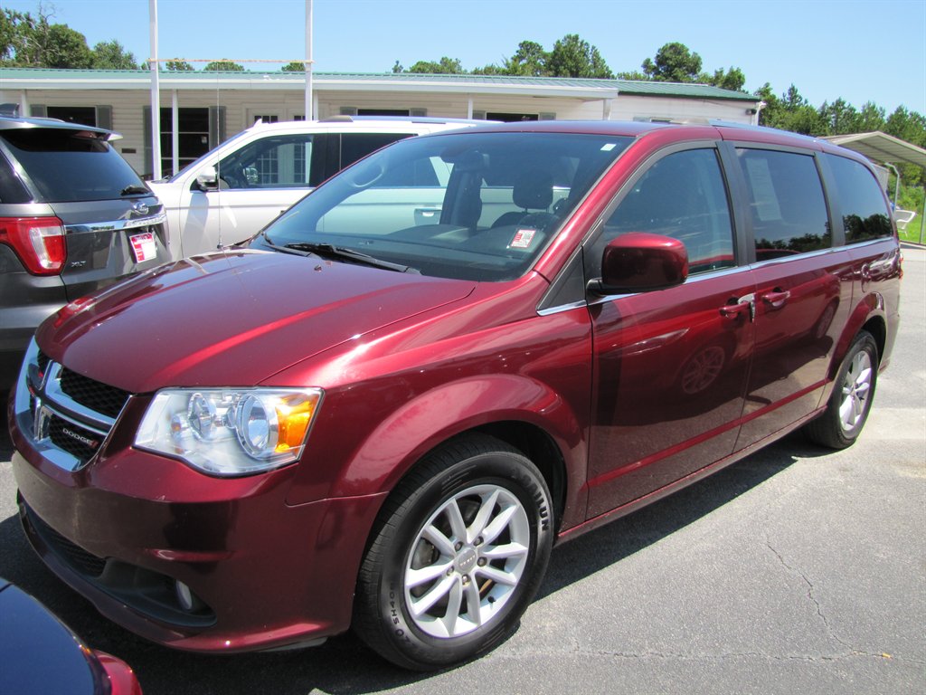 2019 Dodge Grand Caravan - $11,995
