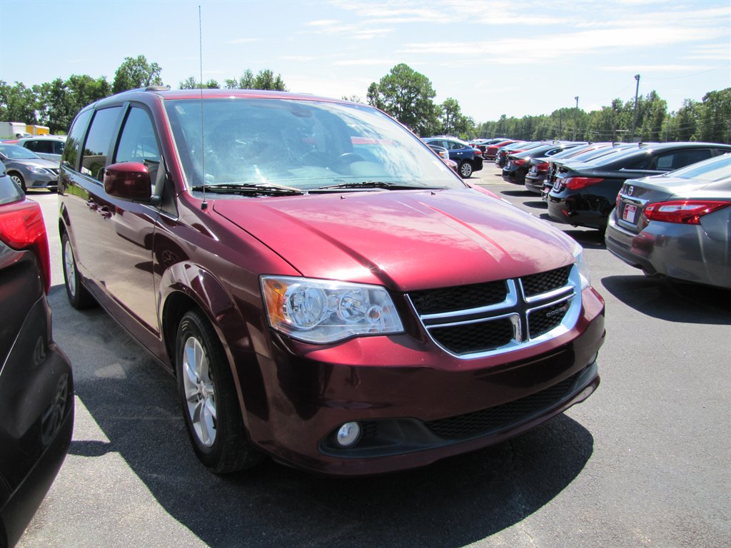 2019 Dodge Grand Caravan - $11,995