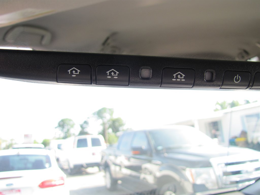 2011 Toyota Sienna - $11,995