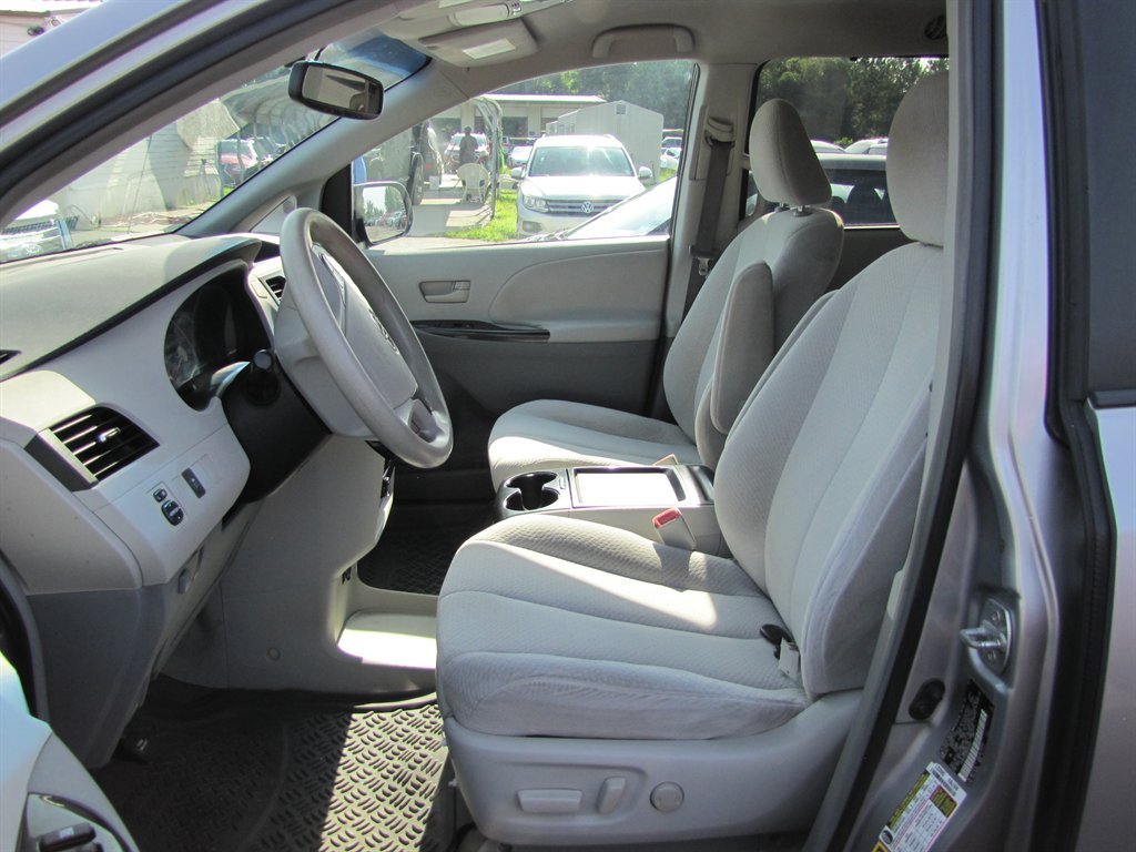 2011 Toyota Sienna - $11,995